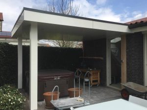 Home Moderne serre uitbouw aan woning in Breda met tuinzicht, voorbeeld van dakconstructie voor extra woonruimte