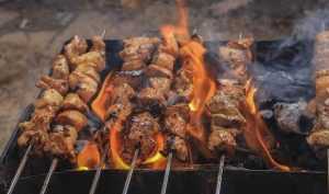 Home Drumgrill BBQ met deksel voor gelijkmatige verhitting tijdens het grillen van vlees en groenten